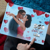 Célébrez votre histoire d’amour avec l’édition Lovedays Premium, avec une couverture brillante et 5 histoires romantiques supplémentaires – le cadeau parfait pour un anniversaire ou la Saint-Valentin.