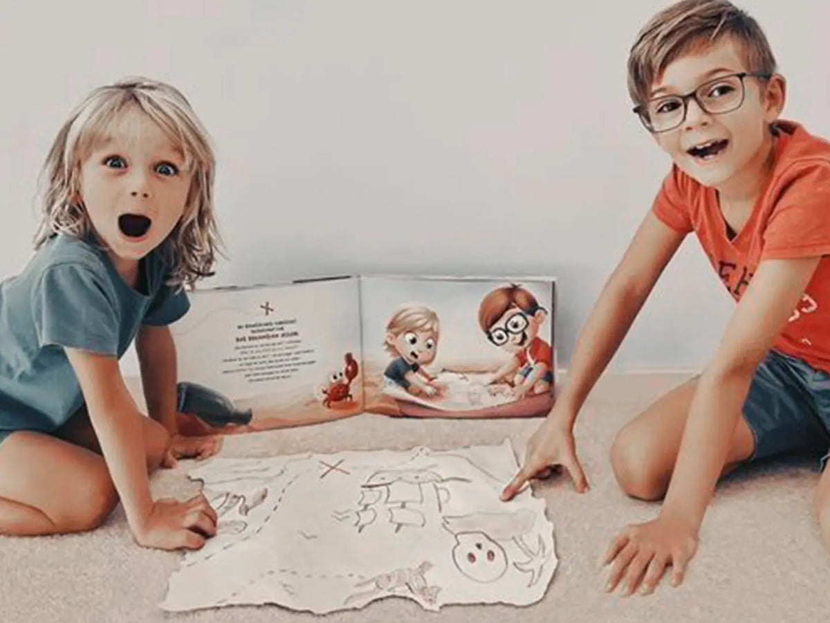 La chasse au trésor de ce livre personnalisé pour les enfants plonge les petits chez les pirates, les cowboys et les extraterrestres.