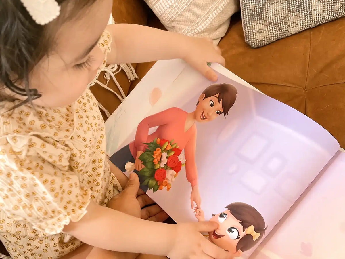 Le lien maman-enfant souligné par le papa est au coeur de ce livre personnalisé pour Maman.