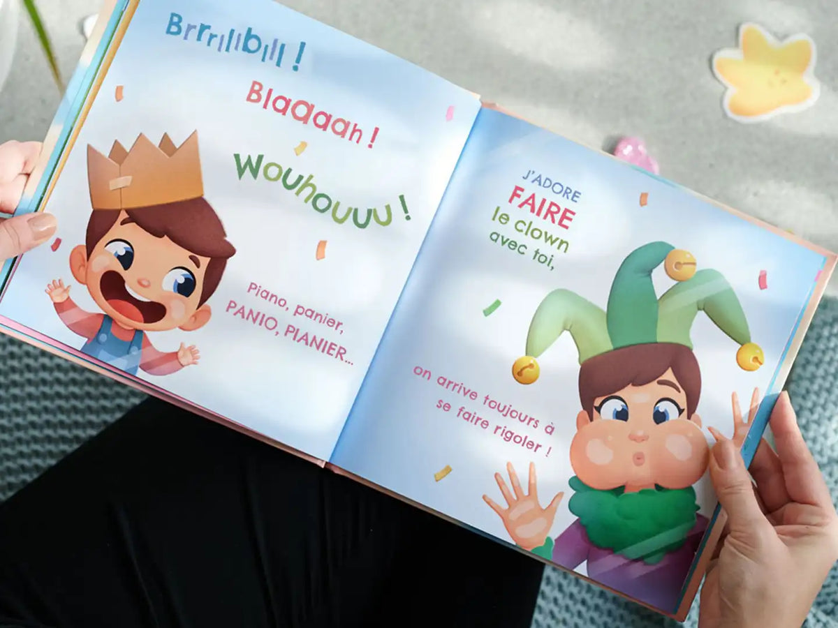 Des illustrations personnalisées adorables où maman et son fils ou sa fille passent des moments agréables ensemble.
