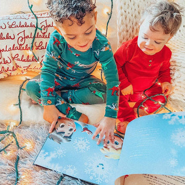 Les livres de Noël Hourra Héros sont originaux et sont composés de 10 belles histoires tendres et vivantes.
