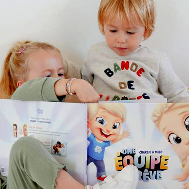 Le cadeau parfait pour deux enfants. Pour leur anniversaire ou pour Noël, les livres personnalisés Hourra Héros sont super.